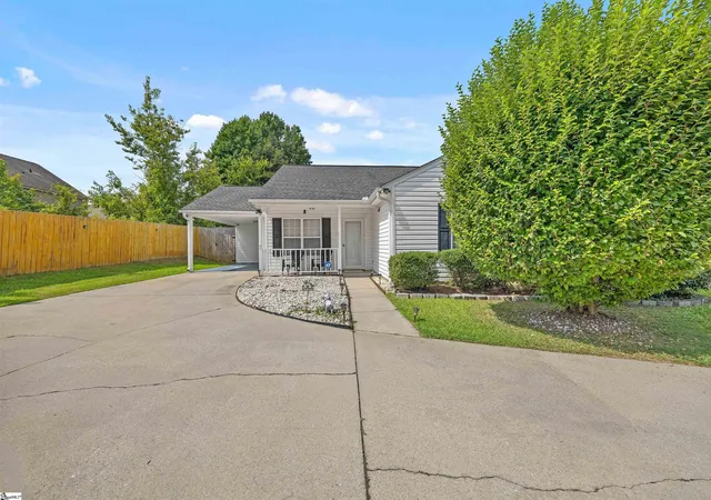 Photo 1 of Single family home for sale at 712 Larado Ct, Moore, SC 29369 | MLS# 1602232 | Listing updated on 2026-08-28