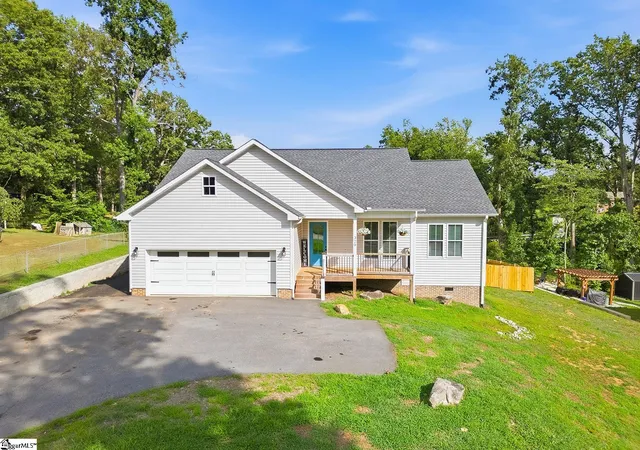 Photo 1 of Single family home for sale at 329 Woodley Rd, Spartanburg, SC 29306 | MLS# 1601503 | Listing updated on 2026-09-04