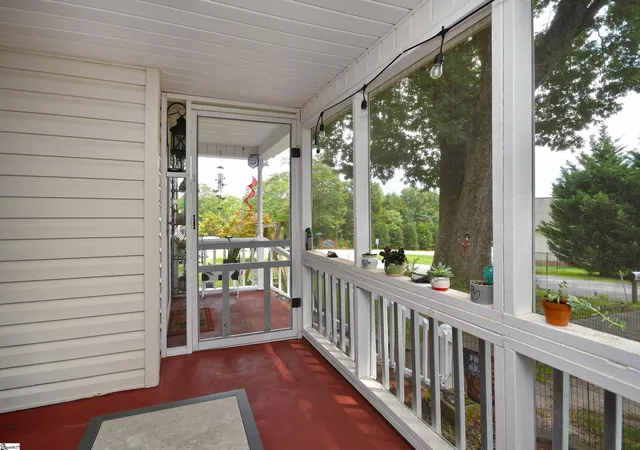 Photo 3 of Single family home for sale at 1 Valley Dr, Lyman, SC 29365 | MLS# 1601691 | Listing updated on 2026-09-04