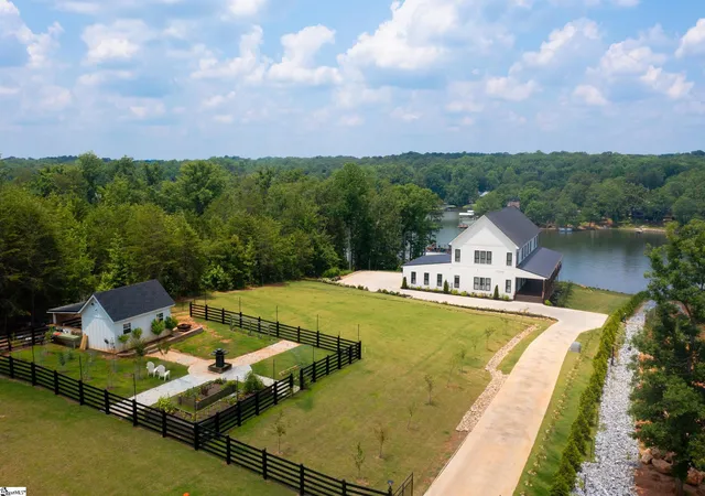 Homes for sale in Abbeville, SC | 126 Clearview Dr, Abbeville, SC 29620 | MLS# 1596347