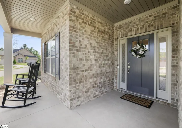 Photo 3 of Single family home for sale at 828 Vita Dr, Greer, SC 29650 | MLS# 1595670 | Listing updated on 2026-07-06