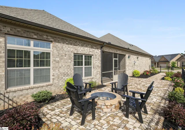 Photo 3 of Single family home for sale at 828 Vita Dr, Greer, SC 29650 | MLS# 1595670 | Listing updated on 2026-10-13