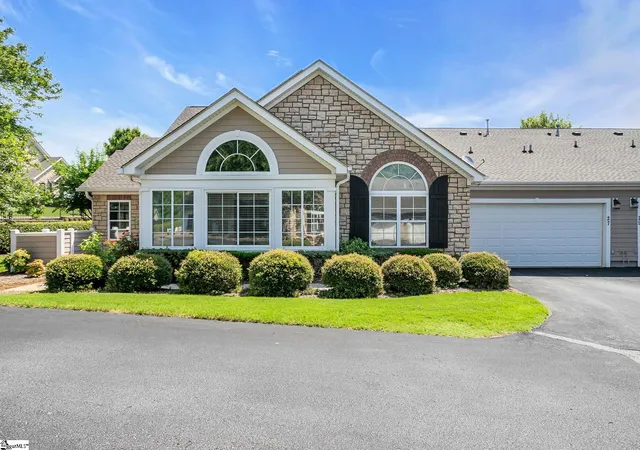 Homes for sale in Simpsonville, SC | 27 Fudora Cir, Simpsonville, SC 29681 | MLS# 1596377
