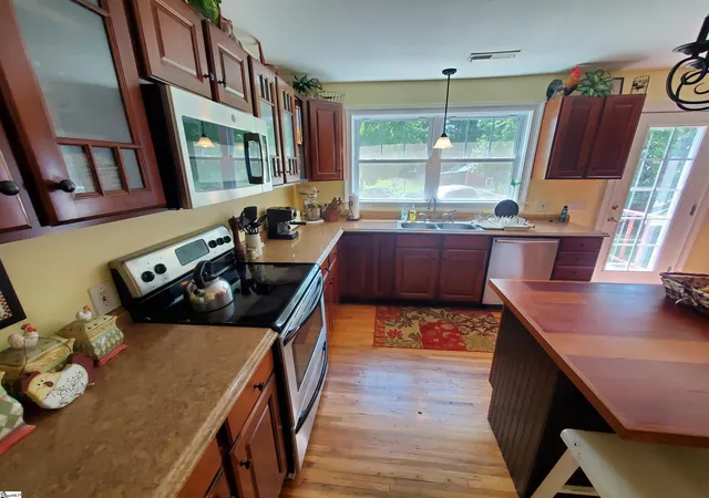 Photo 2 of Single family home for sale at 5705 State Park Rd, Travelers Rest, SC 29690 | MLS# 1588232 | Listing updated on 2026-04-15