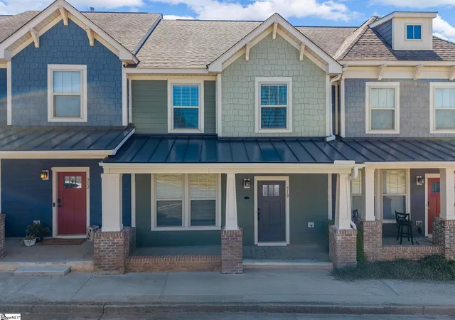 Photo 2 of Townhouse for sale at 510 Meritage St, Greer, SC 29651 | MLS# 1585140 | Listing updated on 2026-07-25