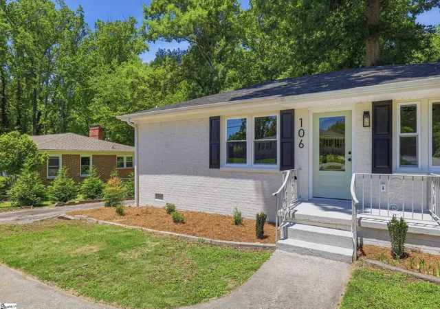 Photo 1 of Single family home for sale at 106 Mayfair Dr, Taylors, SC 29687 | MLS# 1593735 | Listing updated on 2026-07-01