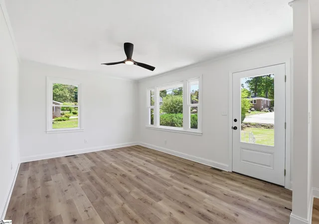 Photo 4 of Single family home for sale at 106 Mayfair Dr, Taylors, SC 29687 | MLS# 1593735 | Listing updated on 2026-07-01