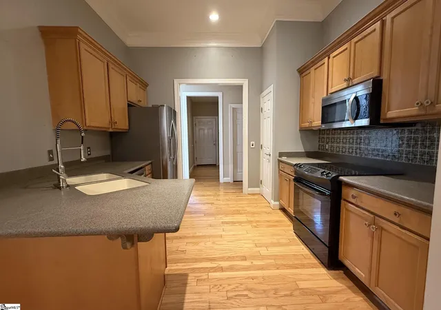 Photo 3 of Single family home for sale at 2 Windmill Wy, Greenville, SC 29615 | MLS# 1602285 | Listing updated on 2026-09-15