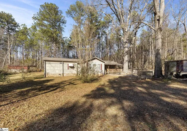 Photo 2 of Manufactured home for sale at 2728 Indian Mound Rd, Laurens, SC 29360 | MLS# 1600997 | Listing updated on 2026-09-11