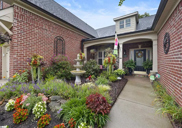 Photo 3 of Single family home for sale at 197 Colfax Dr, Boiling Springs, SC 29316 | MLS# 1598424 | Listing updated on 2026-08-07
