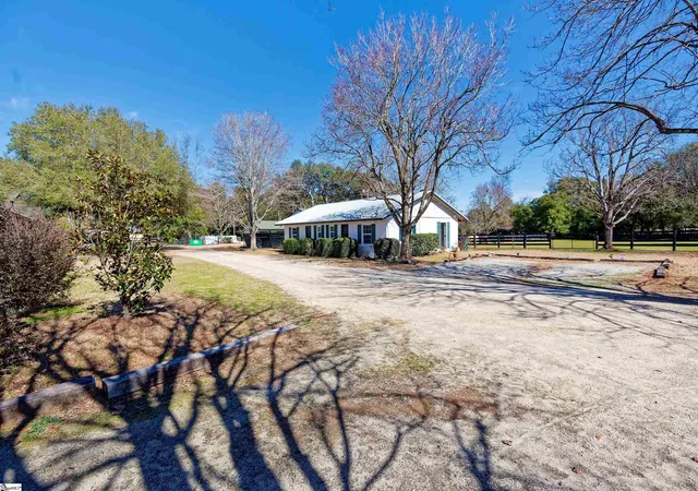 Photo 2 of Single family home for sale at 1242 Se Audubon Dr, Aiken, SC 29803 | MLS# 1601271 | Listing updated on 2026-08-19
