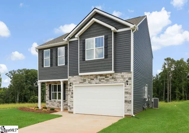 Photo 2 of Single family home for sale at 122 Depot Cir, Greenwood, SC 29646 | MLS# 1587656 | Listing updated on 2026-08-27