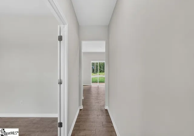 Photo 4 of Single family home for sale at 122 Depot Cir, Greenwood, SC 29646 | MLS# 1587656 | Listing updated on 2026-08-27
