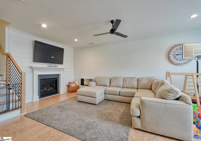 Photo 2 of Sale Pending at 1216 N Pinot Rd, Duncan, SC 29334 | MLS# 1582129 | Listing updated on 2026-08-19