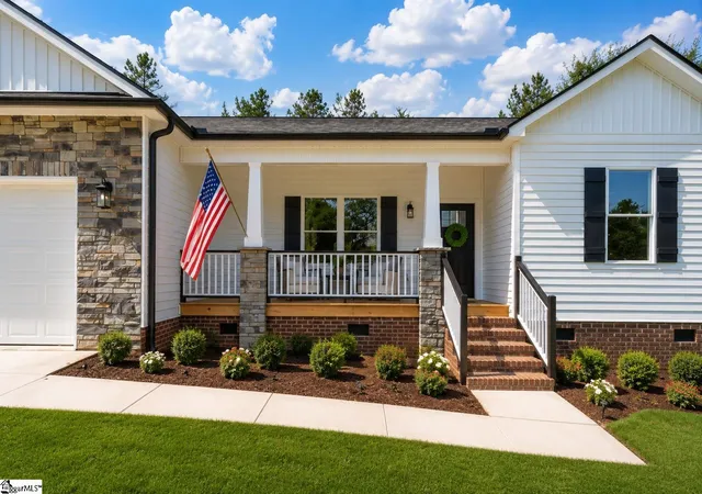 Photo 2 of Single family home for sale at 220 Emory Dr, Easley, SC 29640 | MLS# 1600994 | Listing updated on 2026-08-14