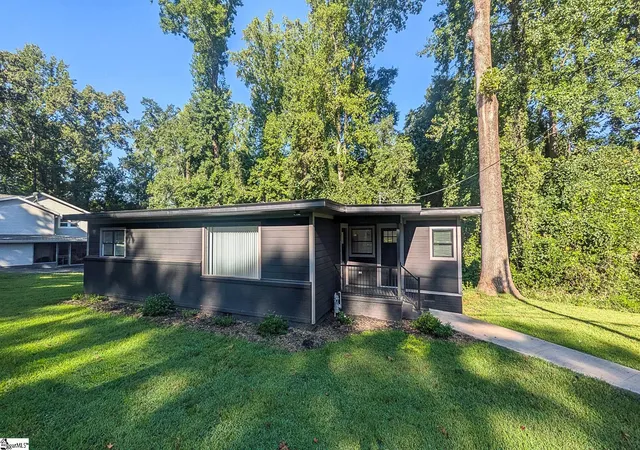 Photo 2 of Single family home for sale at 108 Saint Lo Cir, Easley, SC 29640 | MLS# 1601860 | Listing updated on 2026-08-28