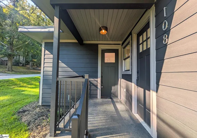 Photo 3 of Single family home for sale at 108 Saint Lo Cir, Easley, SC 29640 | MLS# 1601860 | Listing updated on 2026-08-28