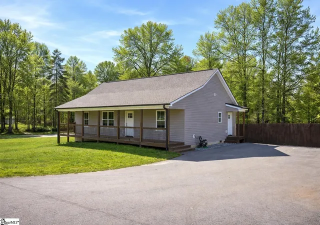 1st image of 745 Dave Nix Rd, Seneca, SC 29678 | MLS# 1588349