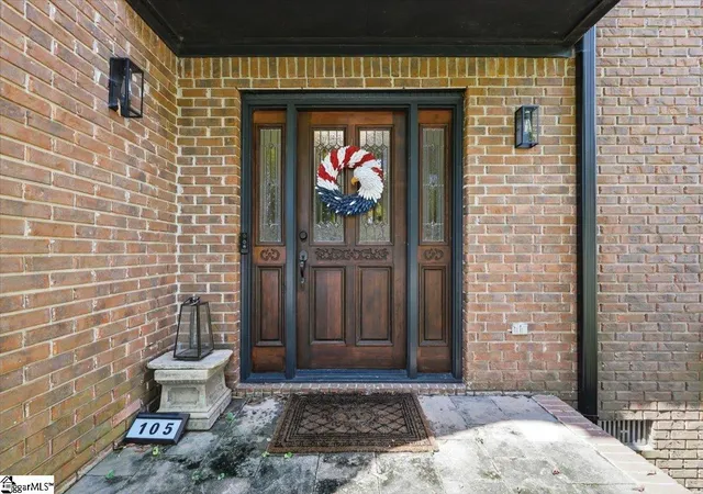 Photo 3 of Single family home for sale at 105 Sugar Hill Ct, Simpsonville, SC 29681 | MLS# 1601025 | Listing updated on 2026-09-05