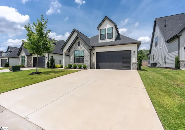 Photo 2 of Single family home for sale at 312 Bonnell Rd, Simpsonville, SC 29681 | MLS# 1601086 | Listing updated on 2026-08-26