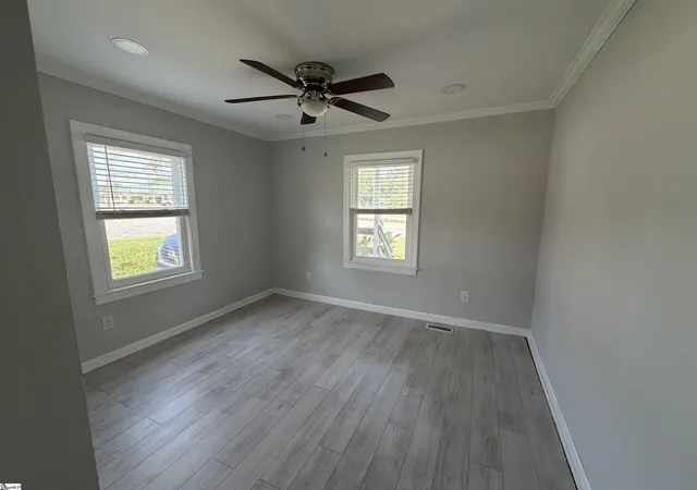Photo 4 of Single family home for sale at 946 N Logan St, Gaffney, SC 29341 | MLS# 1601372 | Listing updated on 2026-08-27