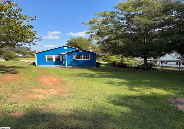 Photo 5 of Single family home for sale at 946 N Logan St, Gaffney, SC 29341 | MLS# 1601372 | Listing updated on 2026-08-27