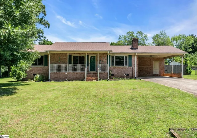 Photo 1 of Single family home for sale at 18 Konnarock Cir, Greenville, SC 29617 | MLS# 1598566 | Listing updated on 2026-09-14