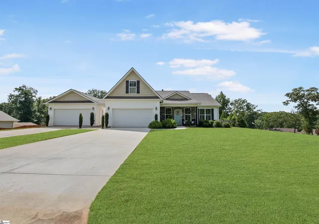 Photo 2 of Single family home for sale at 238 Inlet Pointe Dr, Anderson, SC 29625 | MLS# 1600883 | Listing updated on 2026-08-31