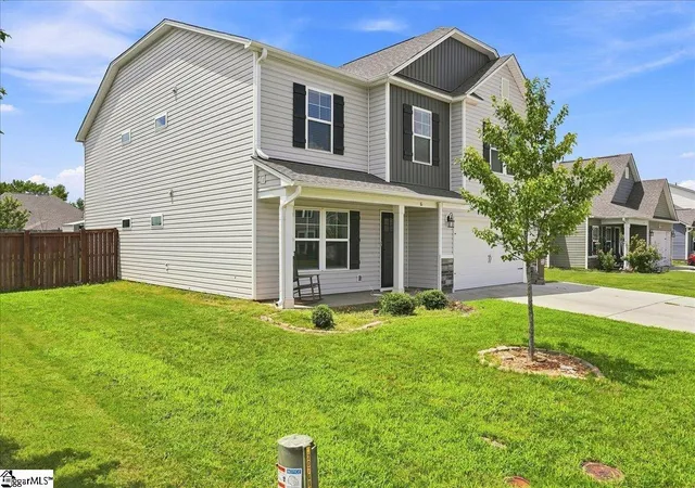 Photo 2 of Single family home for sale at 16 Steeds Glen Rd, Piedmont, SC 29673 | MLS# 1600522 | Listing updated on 2026-08-26