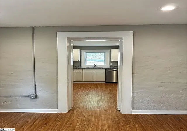 Photo 2 of Single family home for sale at 2 Brush St, Greenville, SC 29607 | MLS# 1599787 | Listing updated on 2026-08-04