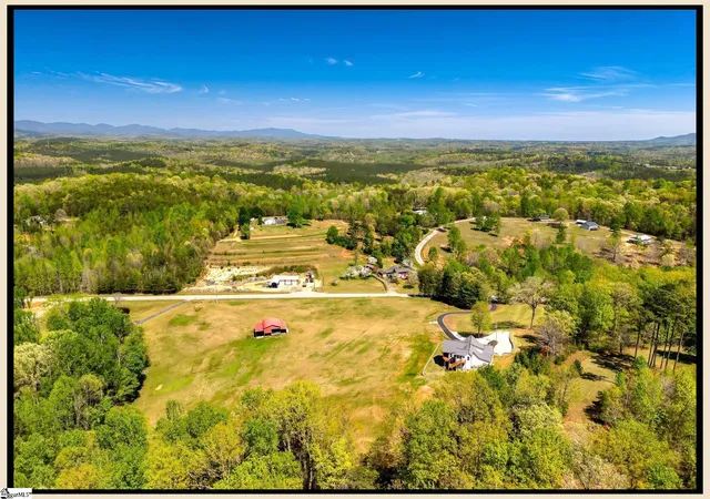 Homes for sale in Easley, SC | 3803 Dacusville Hwy, Easley, SC 29640 | MLS# 1588732