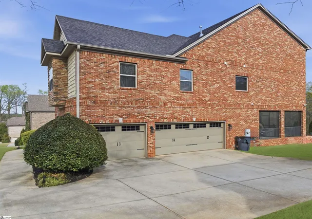 Photo 2 of Single family home for sale at 230 Tuxedo Ln, Greer, SC 29651 | MLS# 1599521 | Listing updated on 2026-09-17