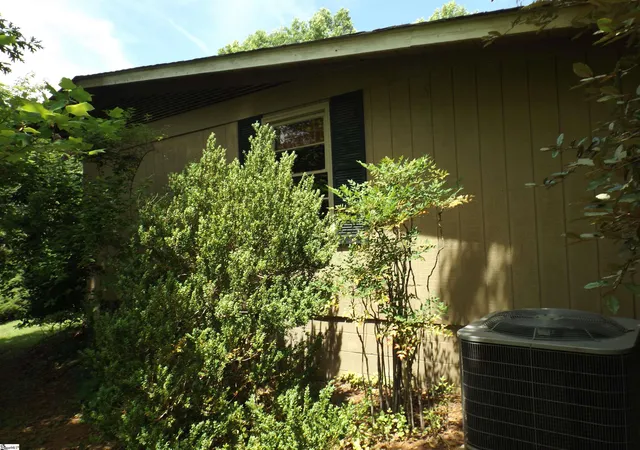 Photo 3 of Single family home for sale at 5018 Dacusville Hwy, Marietta, SC 29661 | MLS# 1592326 | Listing updated on 2026-06-03