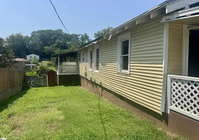 Photo 3 of Sale Pending at 109 Bailey St, Greenville, SC 29609 | MLS# 1601566 | Listing updated on 2026-09-06