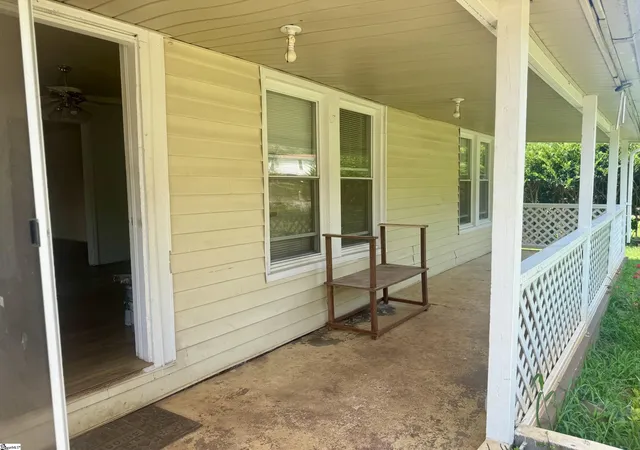 Photo 4 of Sale Pending at 109 Bailey St, Greenville, SC 29609 | MLS# 1601566 | Listing updated on 2026-09-06