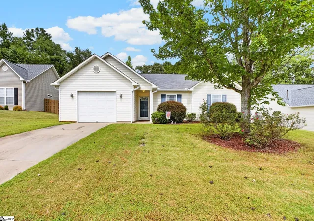 Photo 2 of Single family home for sale at 136 Fledgling Wy, Easley, SC 29642 | MLS# 1602319 | Listing updated on 2026-09-13