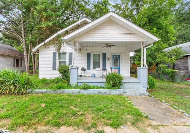 Single family home for sale at 103 Florence St, Clinton, SC 29325 | MLS# 1601457