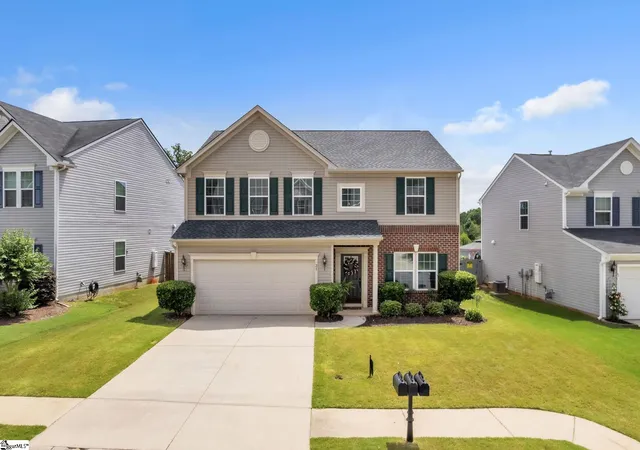 Photo 1 of Single family home for sale at 31 Granite Ln, Greenville, SC 29607 | MLS# 1598615 | Listing updated on 2026-09-01