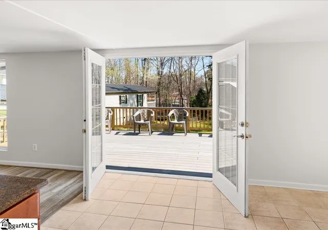 4th image of 1028 Pinelake Dr, Townville, SC 29689 | MLS# 1585683