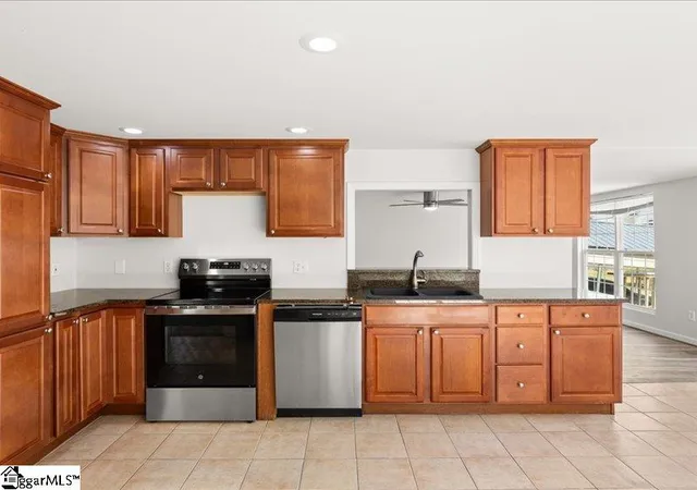 5th image of 1028 Pinelake Dr, Townville, SC 29689 | MLS# 1585683