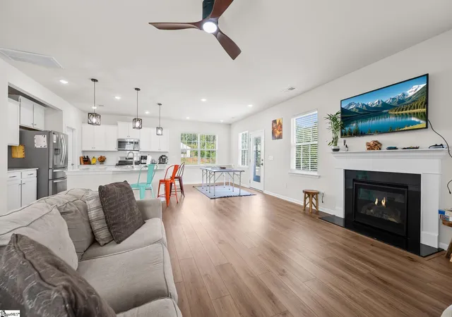 Photo 4 of Single family home for sale at 147 Somerset Ln, Central, SC 29630 | MLS# 1602512 | Listing updated on 2026-09-03