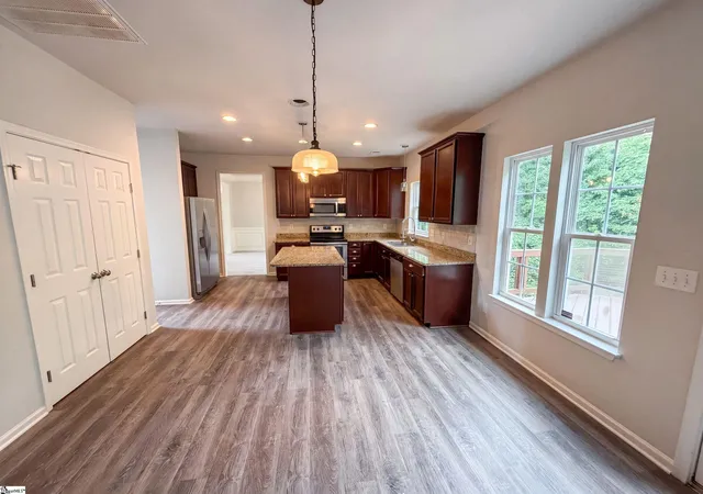 Photo 2 of Single family home for sale at 109 Hydrangea Wy, Simpsonville, SC 29681 | MLS# 1597691 | Listing updated on 2026-10-15