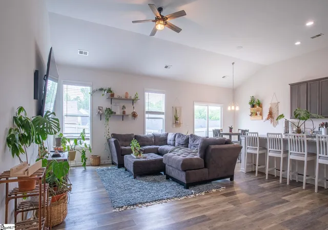 Photo 2 of Single family home for sale at 460 White Peach Wy, Duncan, SC 29334 | MLS# 1595384 | Listing updated on 2026-08-26