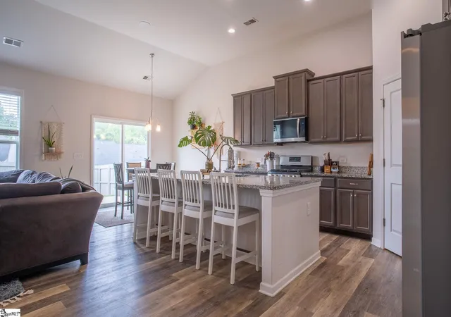 Photo 3 of Single family home for sale at 460 White Peach Wy, Duncan, SC 29334 | MLS# 1595384 | Listing updated on 2026-08-26