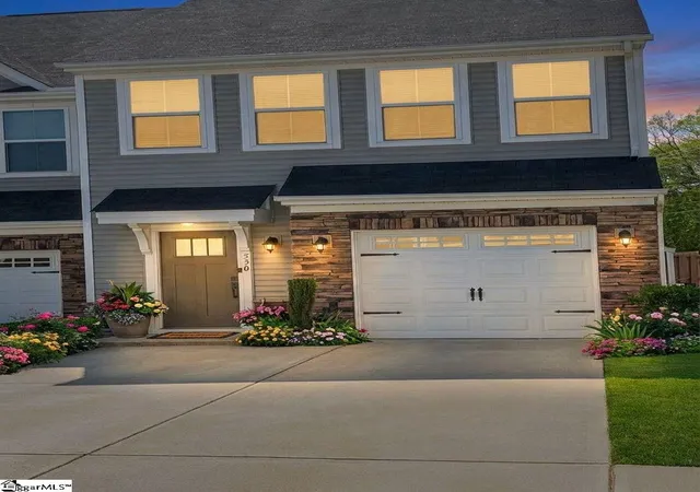 Photo 2 of Townhouse for sale at 530 Huntingdale Pl, Simpsonville, SC 29681 | MLS# 1590932 | Listing updated on 2026-08-10