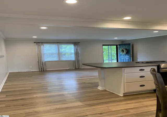 Photo 3 of Sale Pending at 206 Mill Estate Rd, Taylors, SC 29687 | MLS# 1594348 | Listing updated on 2026-09-16
