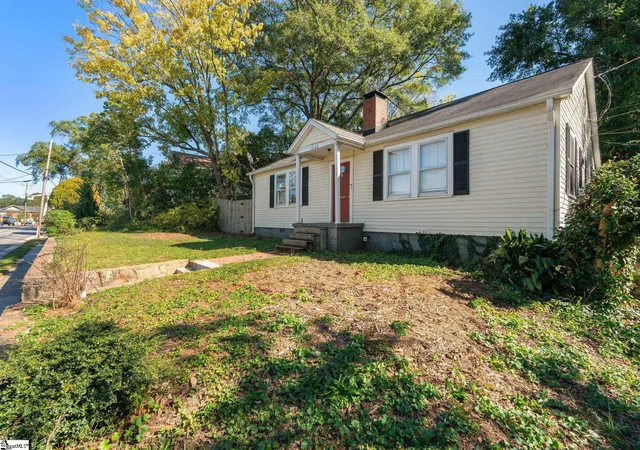 Photo 2 of House for sale at 1608 E North St, Greenville, SC 29607 | MLS# 1608114 | Listing updated on 2026-10-31