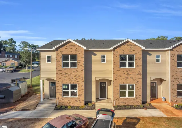 Photo 1 of Townhouse for sale at 215 Duncan Chapel Rd #39, Greenville, SC 29617 | MLS# 1600496 | Listing updated on 2026-09-17