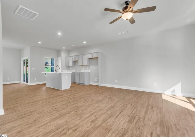 Photo 3 of Townhouse for sale at 215 Duncan Chapel Rd #39, Greenville, SC 29617 | MLS# 1600496 | Listing updated on 2026-09-17
