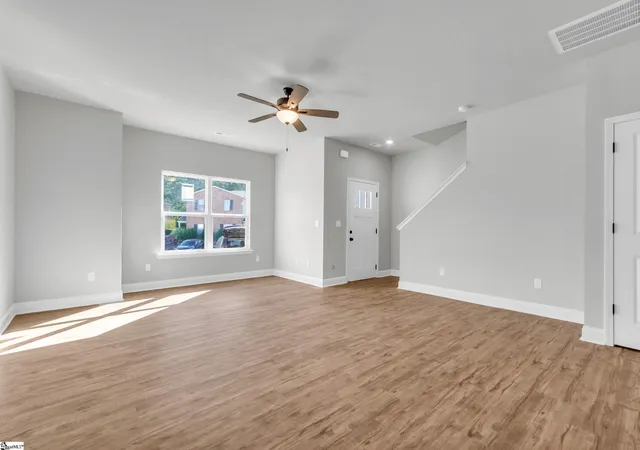 Photo 4 of Townhouse for sale at 215 Duncan Chapel Rd #39, Greenville, SC 29617 | MLS# 1600496 | Listing updated on 2026-09-17